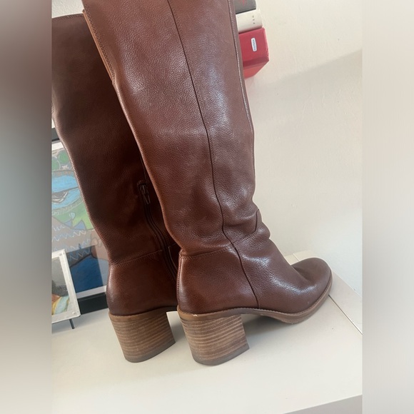 Lucky brand riding boots. Size 8.5. Brown. EUC - Picture 2 of 5